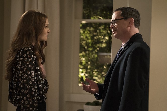 Scandal - Air Force Two - Photos - Darby Stanchfield, Joshua Malina