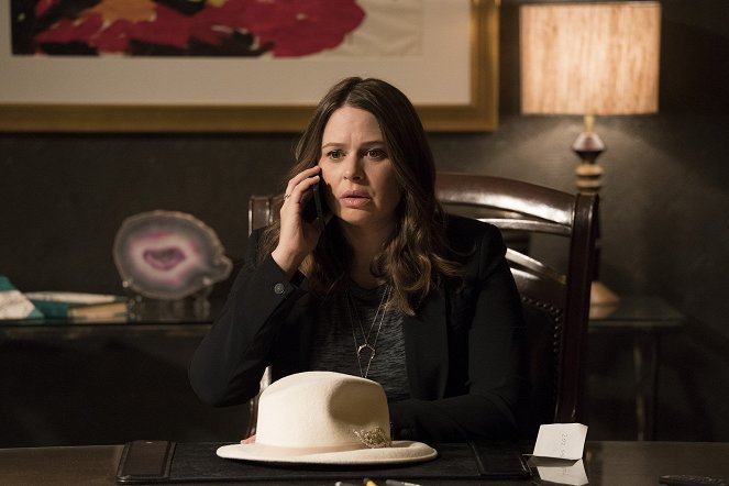 Scandal - The Noise - Photos - Katie Lowes
