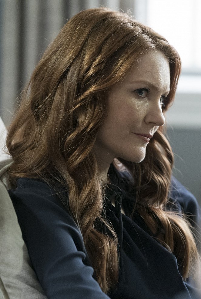 Scandal - Over a Cliff - Do filme - Darby Stanchfield