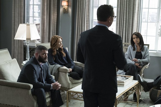 Scandal - Over a Cliff - Do filme - Guillermo Díaz, Darby Stanchfield, Kerry Washington