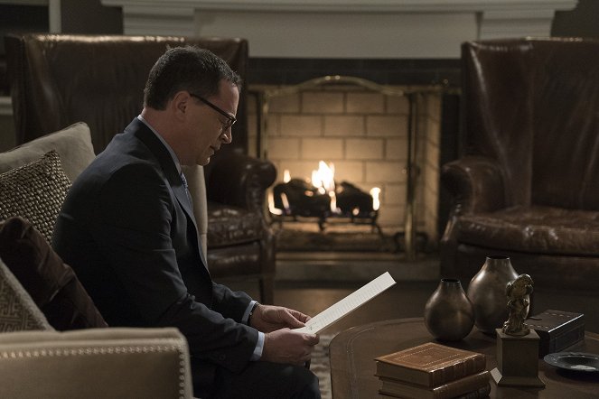 Scandal - Season 7 - Over a Cliff - Photos - Joshua Malina