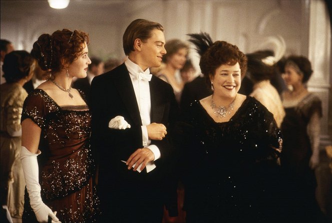 Titanic - Photos - Kate Winslet, Leonardo DiCaprio, Kathy Bates