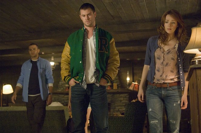 The Cabin in the Woods - Photos - Jesse Williams, Chris Hemsworth, Kristen Connolly