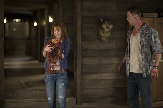 The Cabin in the Woods - Photos - Kristen Connolly, Chris Hemsworth