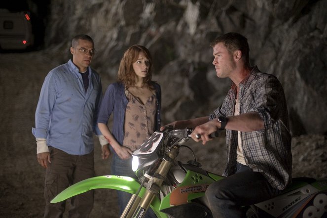 The Cabin in the Woods - Photos - Jesse Williams, Kristen Connolly, Chris Hemsworth