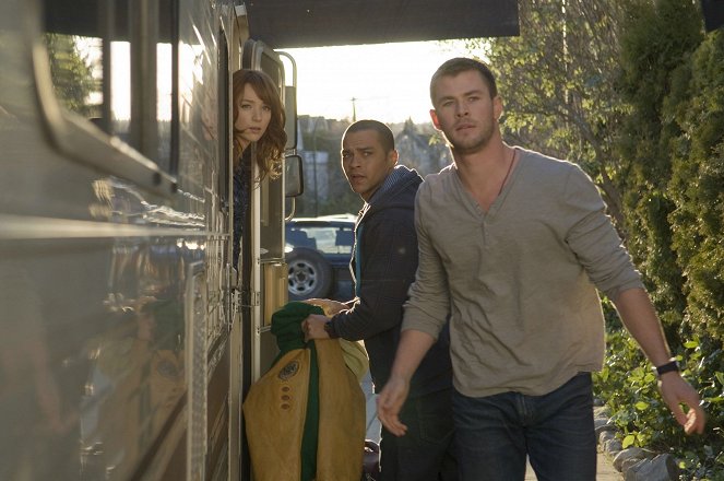 The Cabin in the Woods - Photos - Kristen Connolly, Jesse Williams, Chris Hemsworth