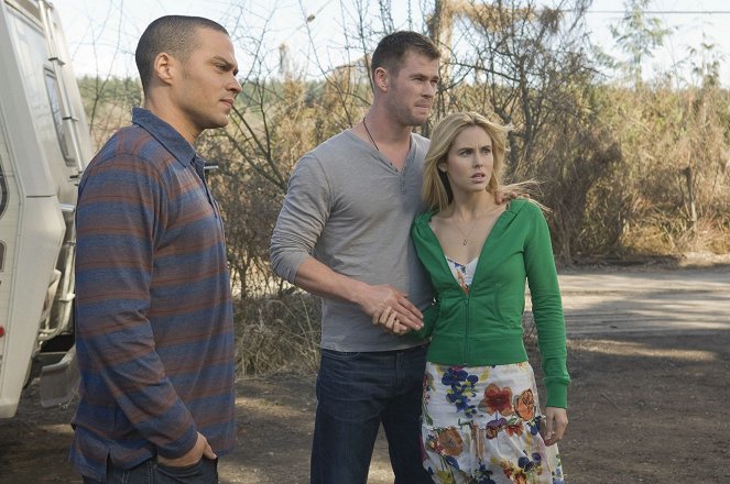 La Cabane dans les bois - Film - Jesse Williams, Chris Hemsworth, Anna Hutchison