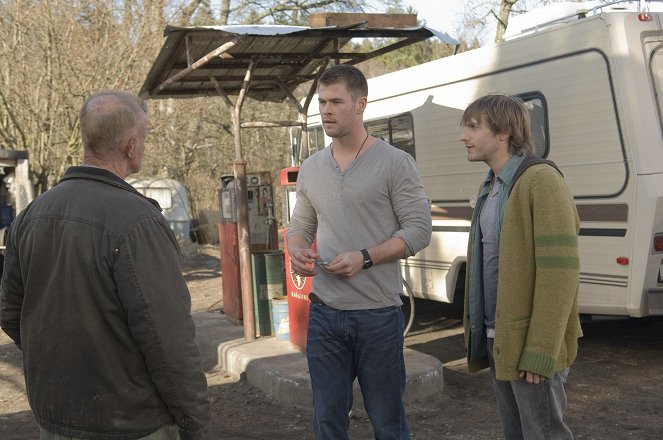 The Cabin in the Woods - Filmfotos - Chris Hemsworth, Fran Kranz