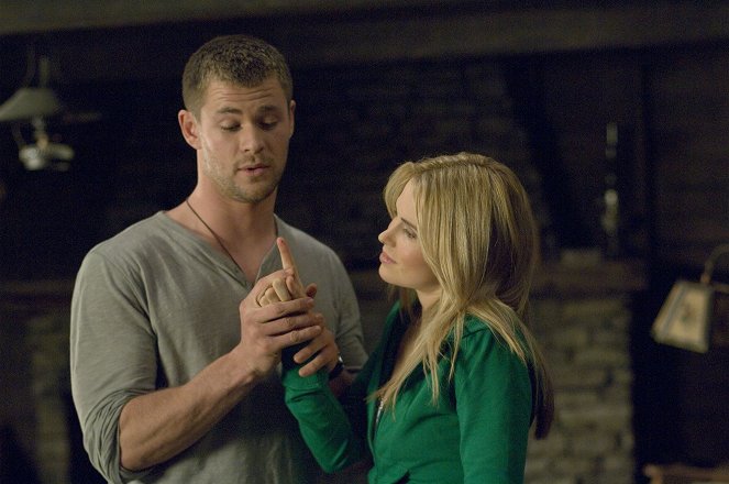 The Cabin in the Woods - Photos - Chris Hemsworth, Anna Hutchison