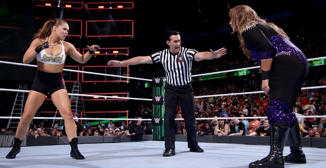 WWE Money in the Bank - Do filme - Ronda Rousey, Savelina Fanene