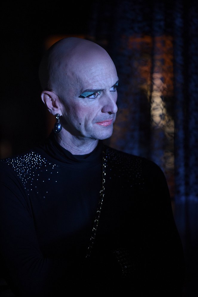 American Horror Story - Room 33 - Photos - Denis O'Hare