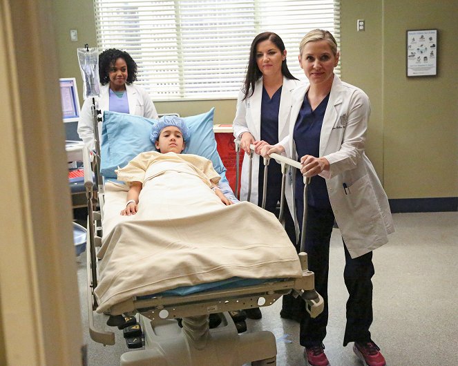 Grey's Anatomy - Die jungen Ärzte - Murphys Gesetz - Filmfotos - Jerrika Hinton, Marika Dominczyk, Jessica Capshaw