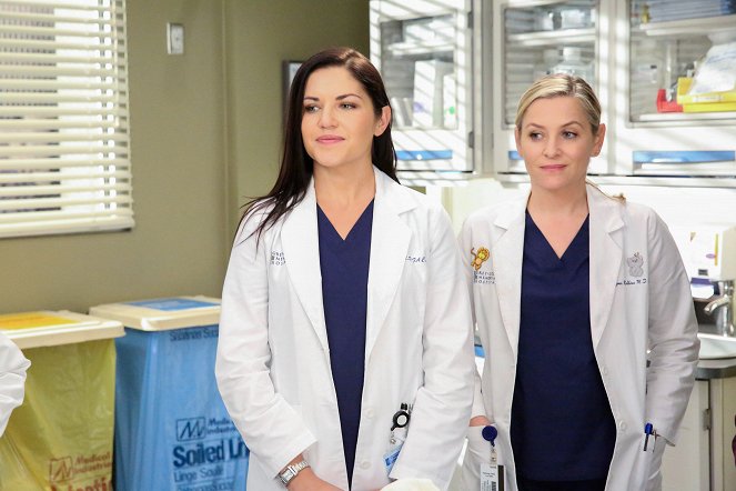 Grey's Anatomy - It Only Gets Much Worse - Photos - Marika Dominczyk, Jessica Capshaw
