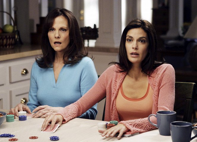 Desperate Housewives - Live Alone and Like It - Photos - Lesley Ann Warren, Teri Hatcher