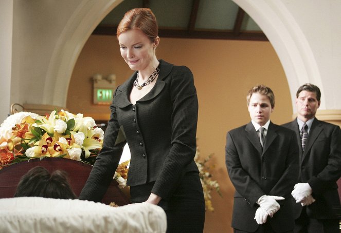 Desperate Housewives - Season 2 - Next - Photos - Marcia Cross, Shawn Pyfrom