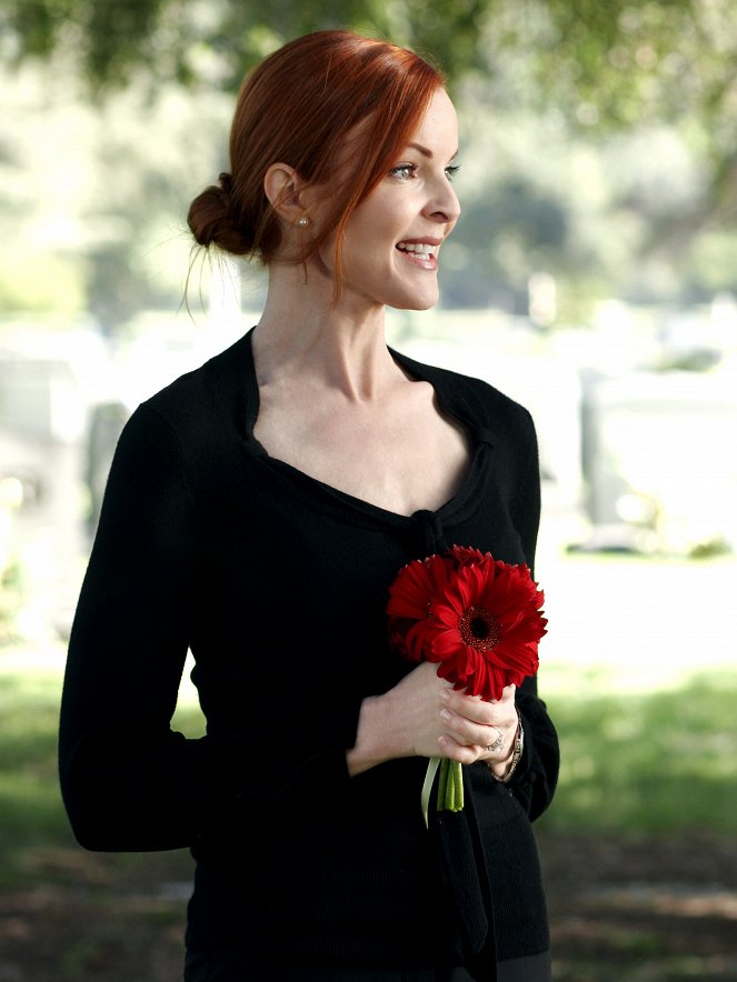 Desperate Housewives - They Asked Me Why I Believe in You - Van film - Marcia Cross