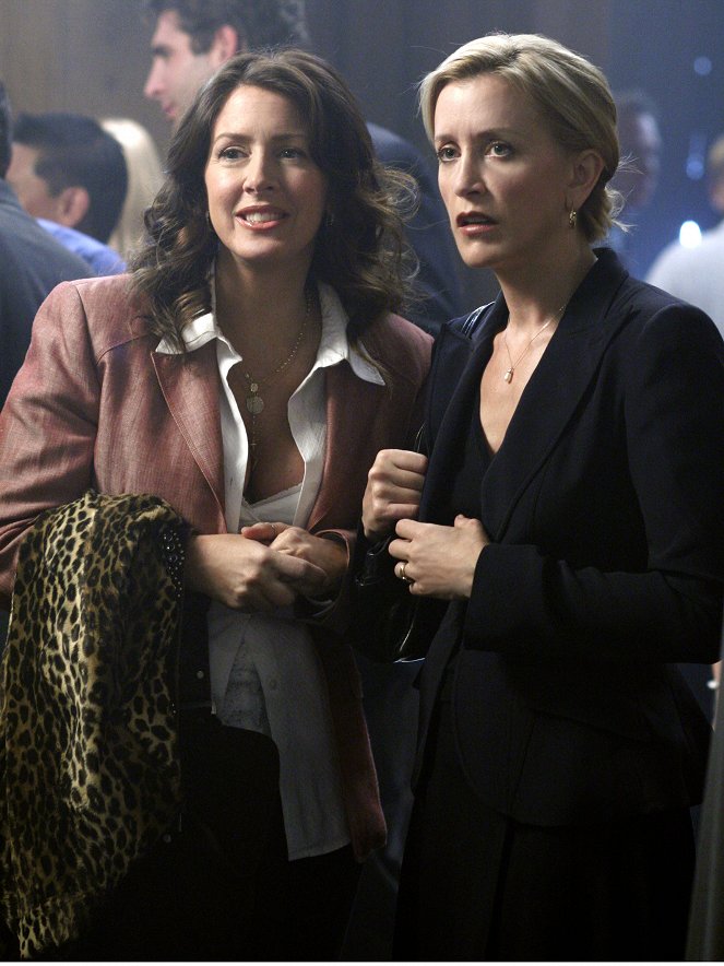 Desperate Housewives - They Asked Me Why I Believe in You - Photos - Joely Fisher, Felicity Huffman