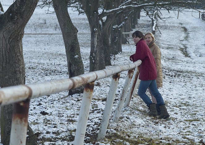 Soukromé pasti - Série 2 - Manželství nebo život - Z filmu - Tereza Kostková, Helena Korejtková