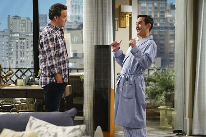 The Odd Couple - Should She Stay or Should She Go? - Photos - Matthew Perry, Thomas Lennon