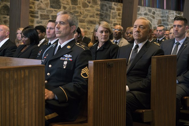 House of Cards - Season 5 - Chapter 53 - Photos - Robin Wright, Kevin Spacey