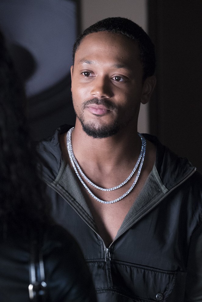 Famous in Love - Totes on a Scandal - Photos - Romeo Miller