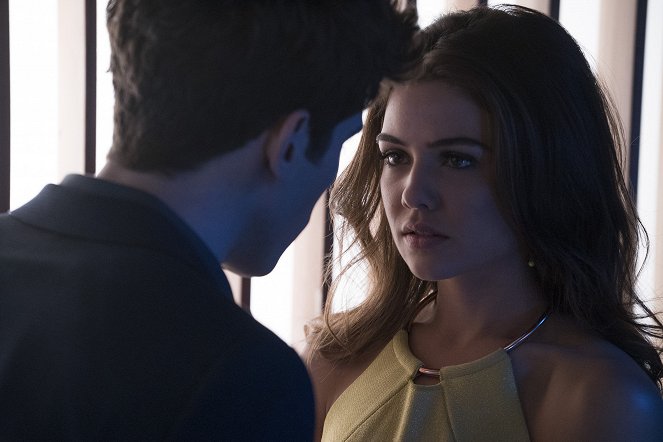 Famous in Love - Reality Bites Back - Do filme - Danielle Campbell