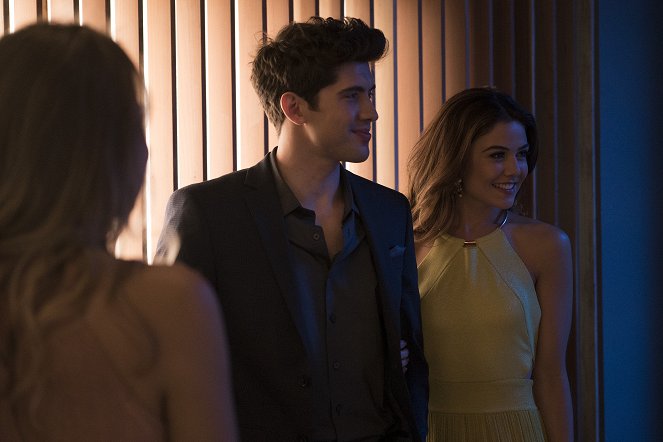 Famous in Love - Reality Bites Back - Filmfotos - Danielle Campbell