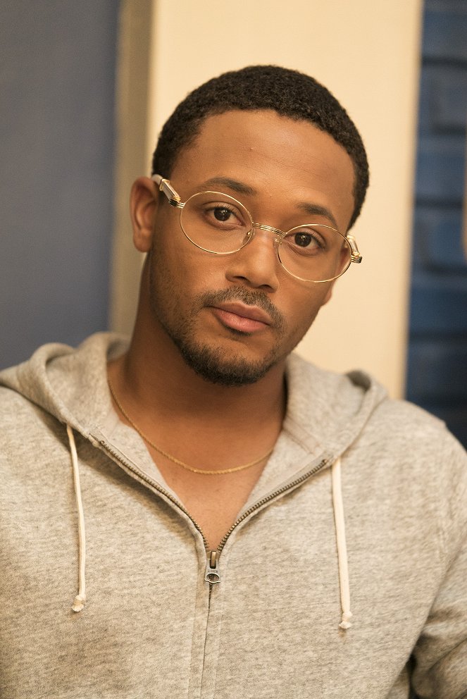 Famous in Love - Look Who's Stalking - Photos - Romeo Miller
