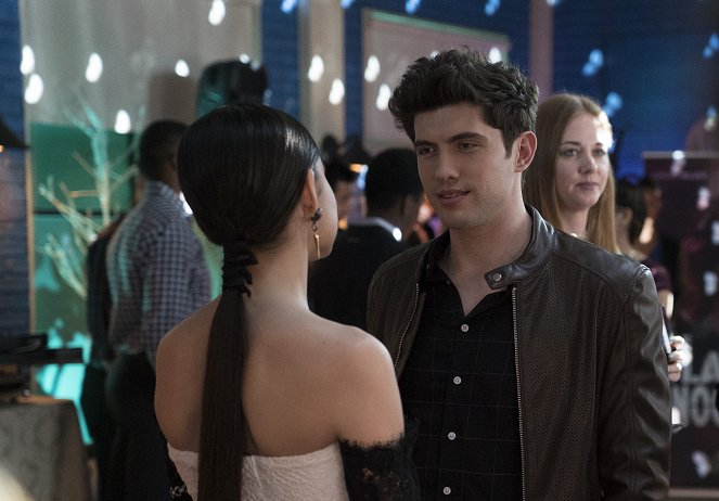 Famous in Love - Season 2 - The Good, the Bad and the Crazy - Photos