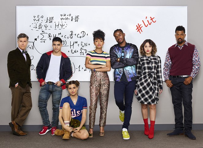 Grown-ish - Season 1 - Werbefoto - Chris Parnell, Jordan Buhat, Emily Arlook, Yara Shahidi, Trevor Jackson, Francia Raisa, Deon Cole