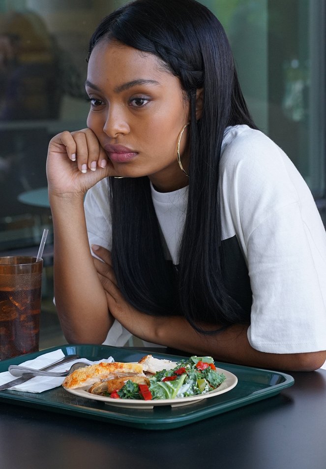 Grown-ish - If You're Reading This It's Too Late - Photos - Yara Shahidi