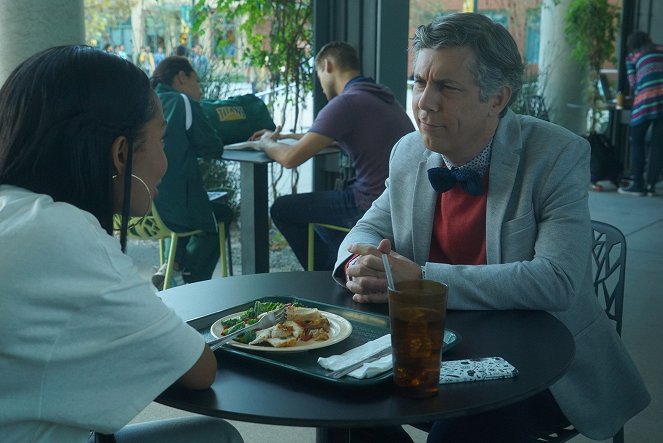 Grown-ish - If You're Reading This It's Too Late - De la película - Chris Parnell