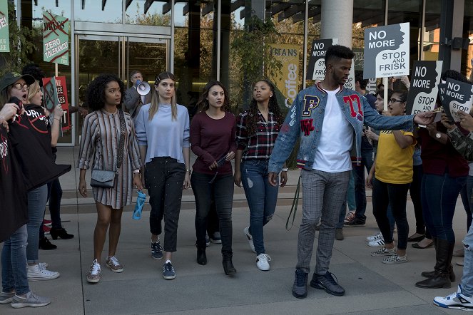 Grown-ish - Who Gon Stop Me - Photos - Yara Shahidi, Emily Arlook, Francia Raisa, Chloe Bailey, Trevor Jackson