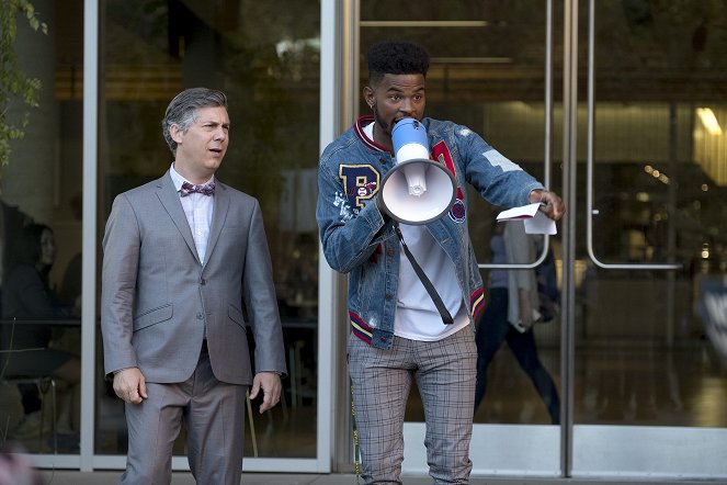 Grown-ish - Who Gon Stop Me - Photos - Chris Parnell, Trevor Jackson