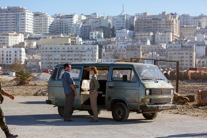 Beirute - O Resgate - Do filme - Jon Hamm, Rosamund Pike