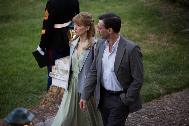 Beirute - O Resgate - Do filme - Rosamund Pike, Jon Hamm