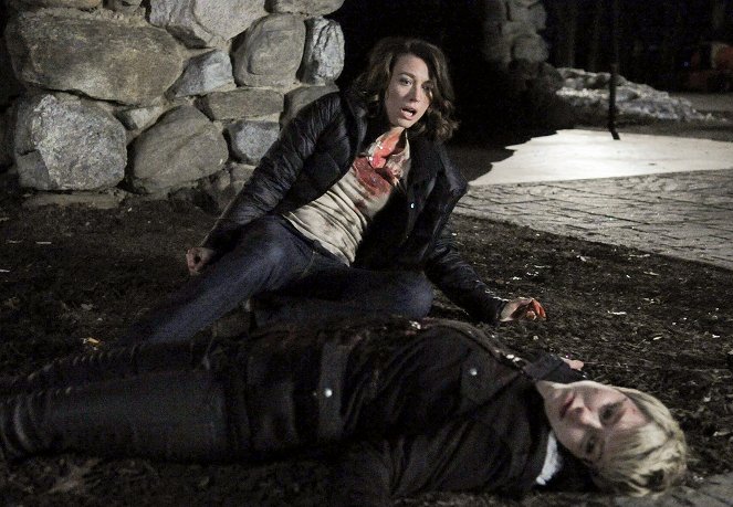 The Following - Silence - Photos - Natalie Zea, Valorie Curry