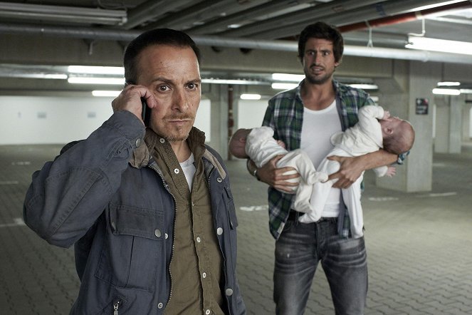 Alarm für Cobra 11 - Die Autobahnpolizei - Season 17 - Gestohlene Liebe - Filmfotos - Erdogan Atalay, Tom Beck