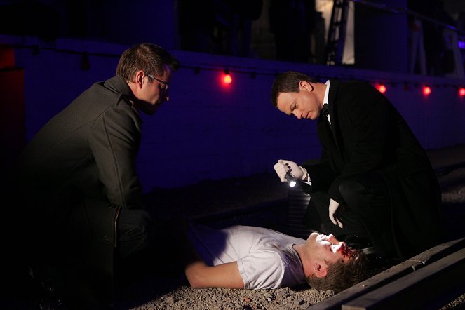 CSI: Kryminalne zagadki Nowego Jorku - Ryzyko - Z filmu - Carmine Giovinazzo, Gary Sinise