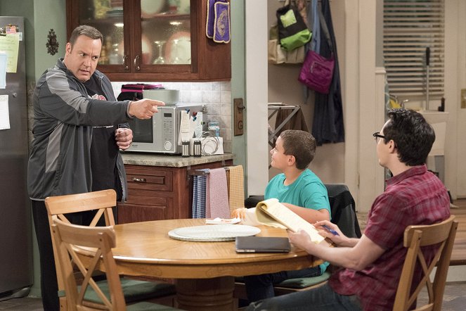 Kevin Can Wait - Kevin Goes Nuts - Photos - Kevin James, James DiGiacomo