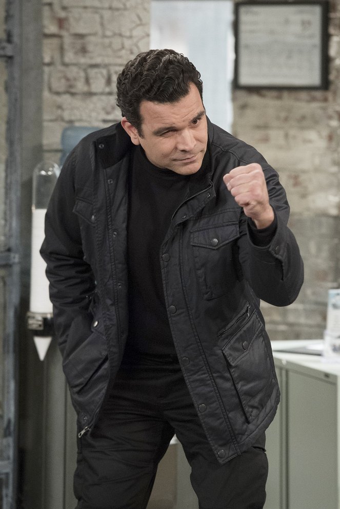 Kevin Can Wait - Monkey Fist Insecurity - Film - Ricardo Chavira