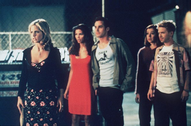Buffy postrach wampirów - Season 3 - Wiara, nadzieja i trick - Z filmu - Sarah Michelle Gellar, Charisma Carpenter, Nicholas Brendon, Alyson Hannigan, Seth Green