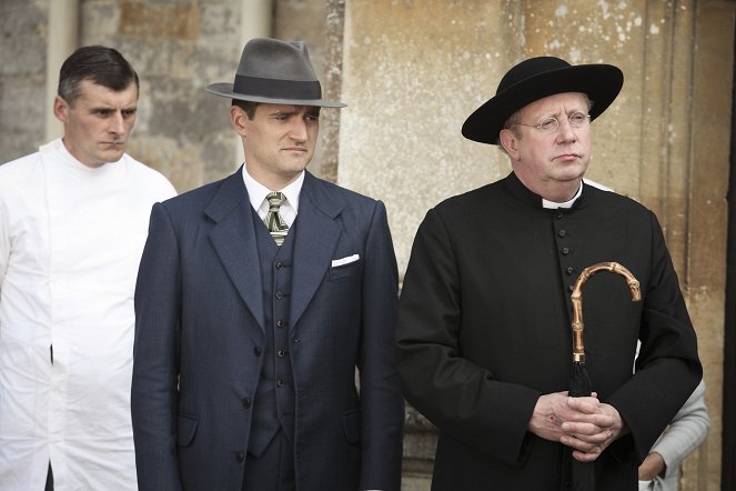 Father Brown - Season 2 - The Maddest of All - Photos - Tom Chambers, Mark Williams