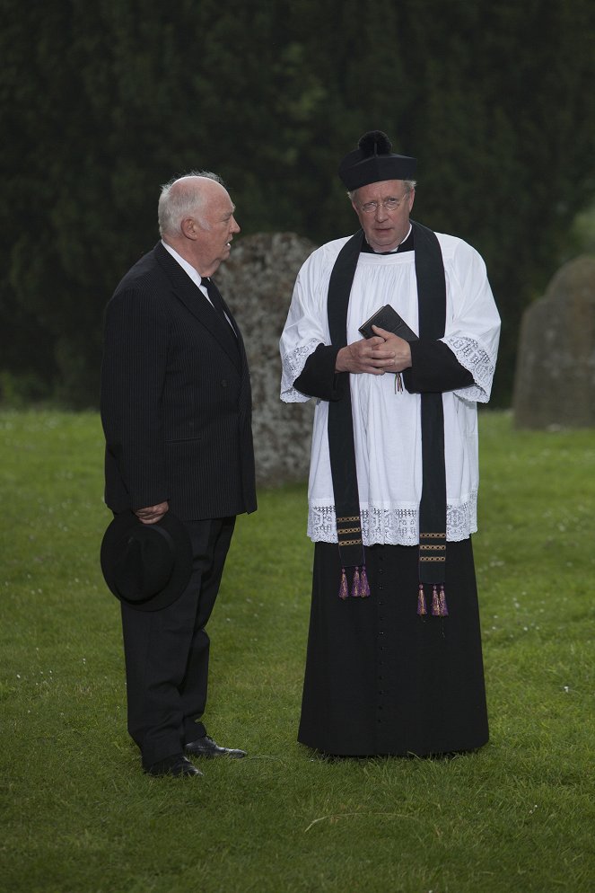 Father Brown - Season 2 - The Three Tools of Death - Photos - David Calder, Mark Williams