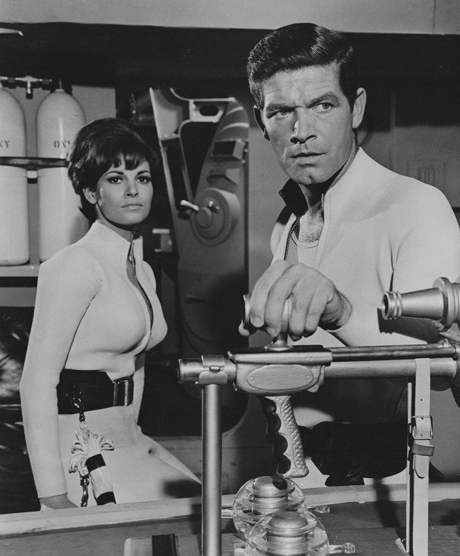 Fantastická cesta - Z filmu - Raquel Welch, Stephen Boyd