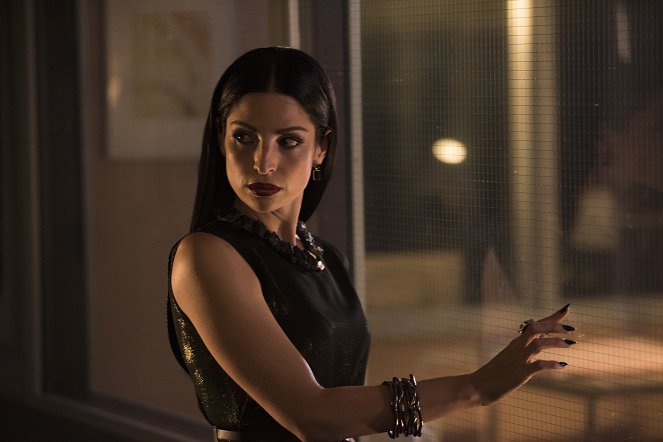 Shadowhunters: The Mortal Instruments - On Infernal Ground - Photos - Anna Hopkins