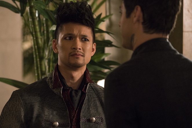 Shadowhunters: The Mortal Instruments - The Powers That Be - Photos - Harry Shum Jr.