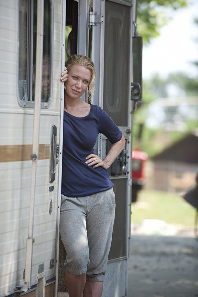The Walking Dead - What Lies Ahead - Photos - Laurie Holden
