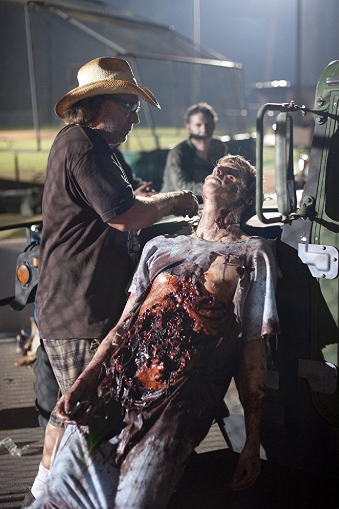 Walking Dead - Kilpailu aikaa vastaan - Kuvat kuvauksista - Greg Nicotero