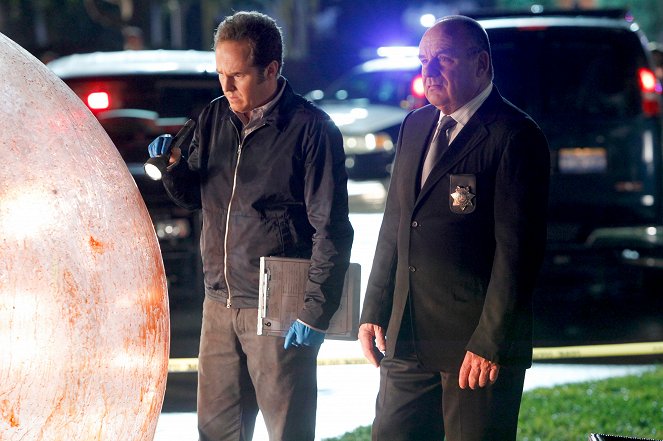 CSI - Den Tätern auf der Spur - Season 14 - Es wird eng - Filmfotos - David Berman, Paul Guilfoyle